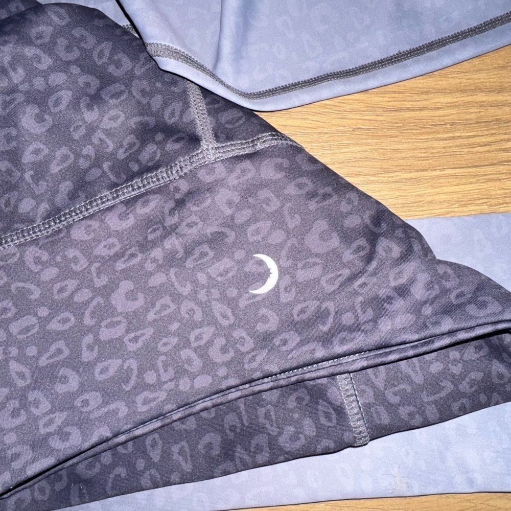 💕SALE💕ZYIA Black and Gray Leopard Leggings - Picture 3 of 3